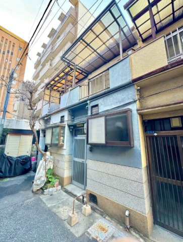 大阪市東住吉区　中古テラスハウスの前面道路含む現地写真