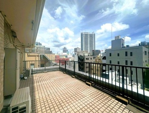 【バルコニー】