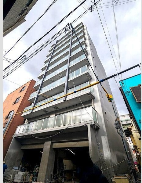 エスリード大阪リブレの外観