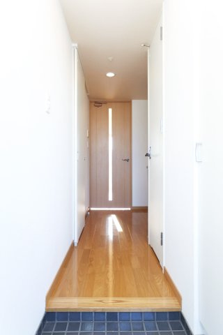 サヴォイテンジンスクワイヤー　3階の玄関|別号室のものになります。現状優先。