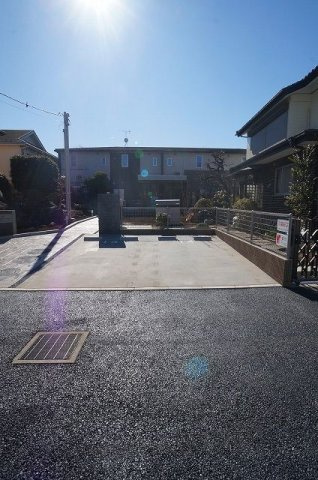 メゾン・ド・ヴァンベールの駐車場|駐車場があるので、車を買う予定の方も安心です