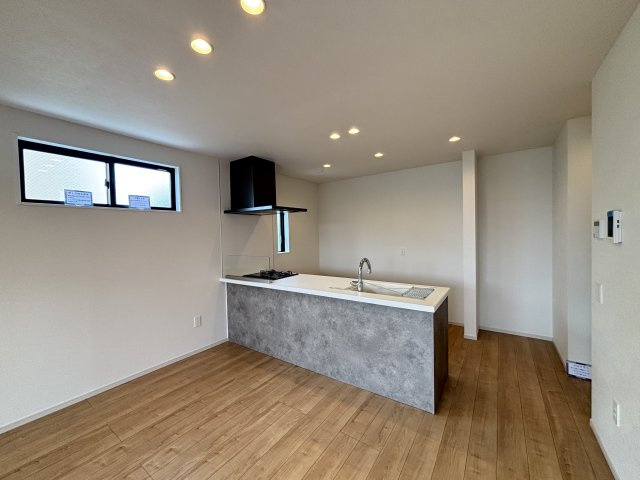 KEIAI GRACE千種区清明山2期｜名古屋市の戸建ならホームアップの内装|【売主施工例】安心・安全の手すり付き階段