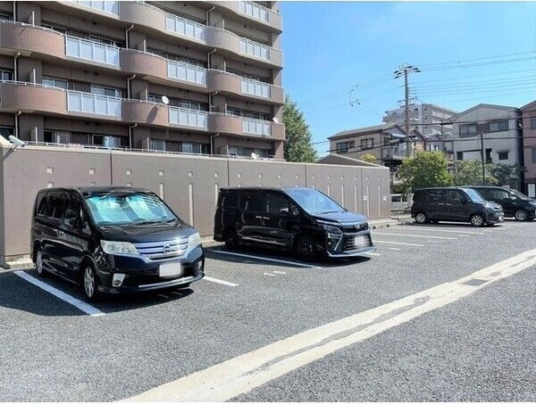 グランデージ住之江の駐車場
