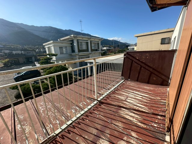 豊岡町長田　中古戸建の展望|南側の窓開ければ山が見えるので眺望良好です。風通しもよく、さわやかな風が心地よいです。