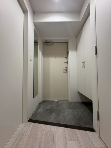 セレニテ日本橋エクラの玄関