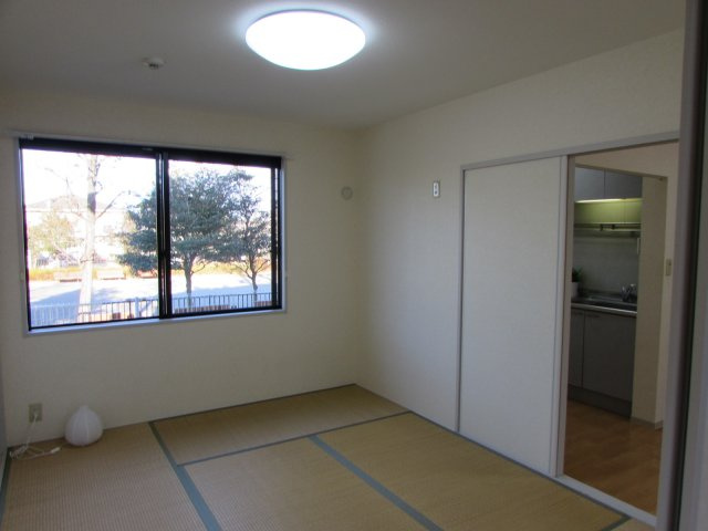 パークハイツA棟の和室|全室照明器具設置