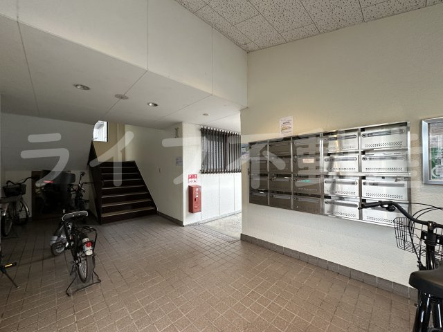 ナカトミサニーハイツのエントランス