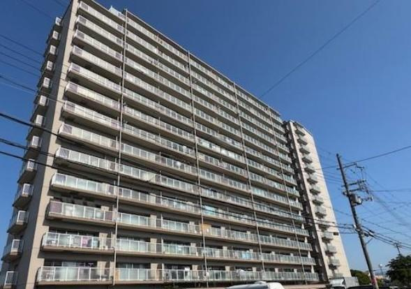 Mプラザ枚方弐番館の外観|新しい生活にいかがでしょうか？外観はお住まいの顔になります。こだわりたいポイントですね。水回りリフォームやリノベーションも承ってます。
■現地見学・資金計画相談・住宅ローン相談もお問合せ受付中■
