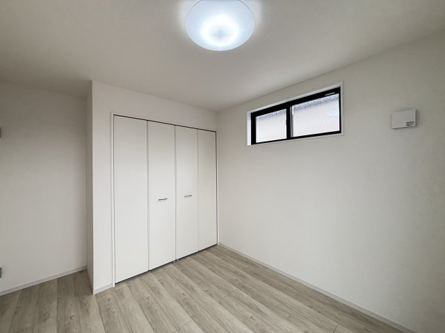 KEIAI GRACE千種区清明山2期｜名古屋市の戸建ならホームアップの洋室|【売主施工例】全室収納付き