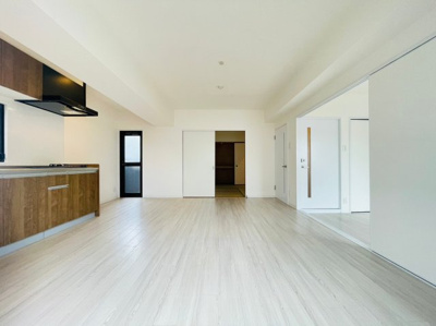 【居間・リビング】 | プロスピリティ四天王寺 | ※同物件　別間取り　参考写真