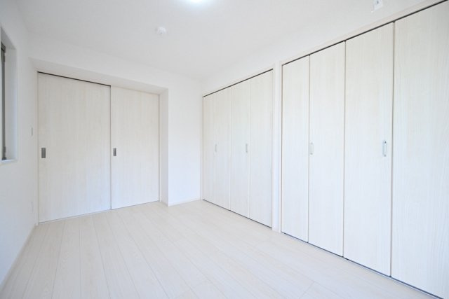 エルミ上落合の洋室|明るい洋室です