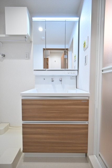 エルミ上落合の独立洗面台|独立洗面台で身支度をすべて済ませてしまいましょう