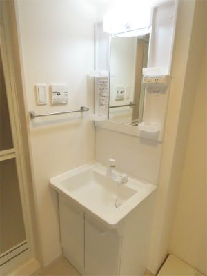 グレイス堀切菖蒲園の独立洗面台