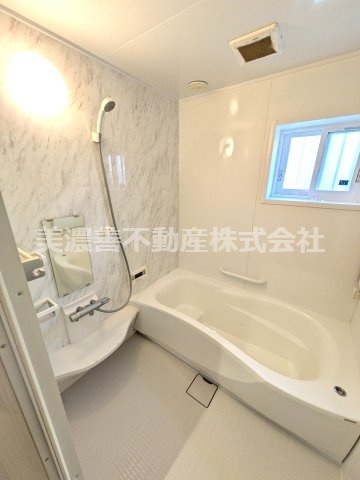 ６６３２０　岐阜市中中古戸建の浴室|浴室