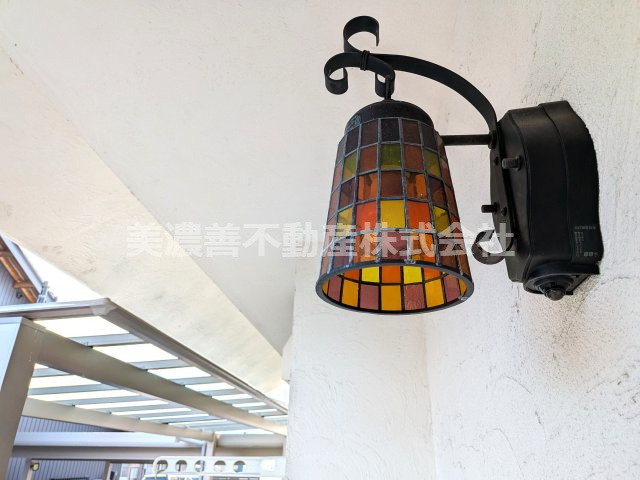 ６６３２０　岐阜市中中古戸建の玄関