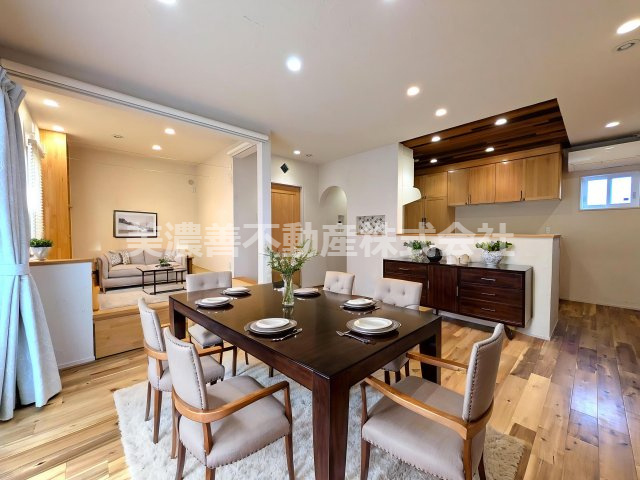 ６６３２０　岐阜市中中古戸建の居間・リビング|※CGホームステージング　実際には家具はつきません