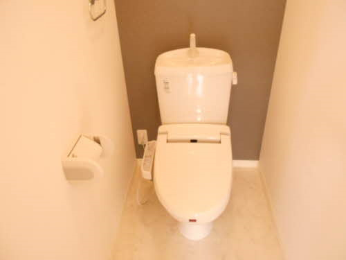 ドルチェⅠのトイレ|温水洗浄便座