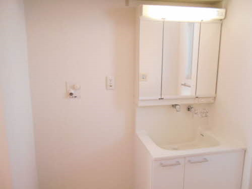 ドルチェⅠの洗面所|洗髪洗面化粧台・洗濯機置場