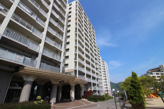 ジェームス山ヒルズ3番館の外観