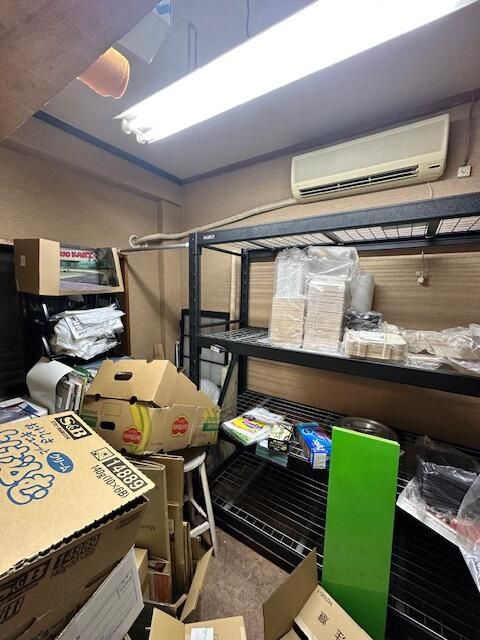 植源ビルの内装