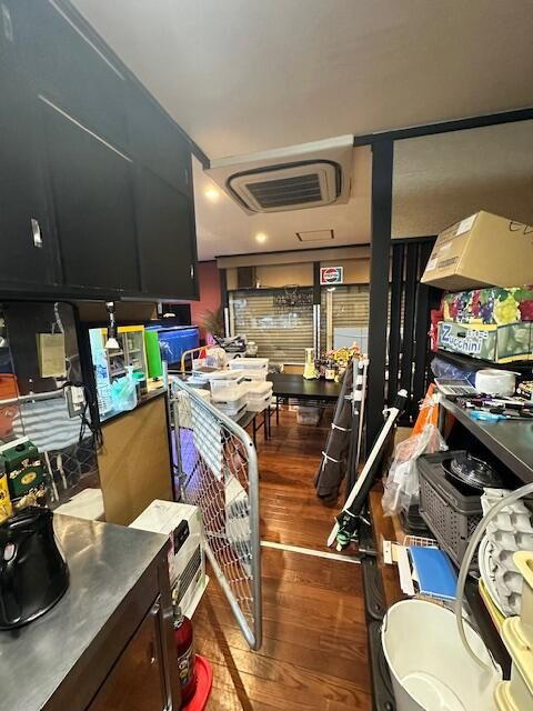 植源ビルの内装