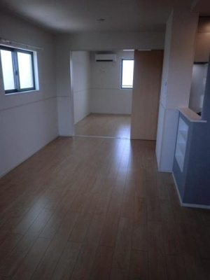 【居間・リビング】 | キャトルセゾンパーク | こちらの居間で趣味の時間をお楽しみください