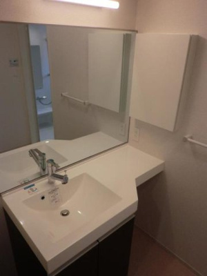 【洗面所】 | キャトルセゾンパーク | スペースが確保できる洗面所です