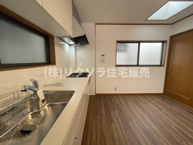 大久保町4丁目　中古一戸建てのキッチン|■物件内覧・資金計画相談・住宅ローン相談、リフォーム相談、お問合せ受付中■
※当日・翌日のご内覧、ご相談はお電話でのお問合せがスムーズです！