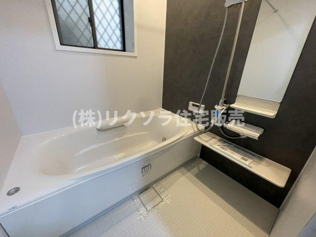 大久保町4丁目　中古一戸建ての浴室|浴室乾燥機付き
■物件内覧・資金計画相談・住宅ローン相談、リフォーム相談、お問合せ受付中■
※当日・翌日のご内覧、ご相談はお電話でのお問合せがスムーズです！