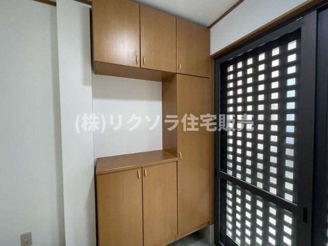 大久保町4丁目　中古一戸建ての収納|大容量シューズボックス
■物件内覧・資金計画相談・住宅ローン相談、リフォーム相談、お問合せ受付中■
※当日・翌日のご内覧、ご相談はお電話でのお問合せがスムーズです！