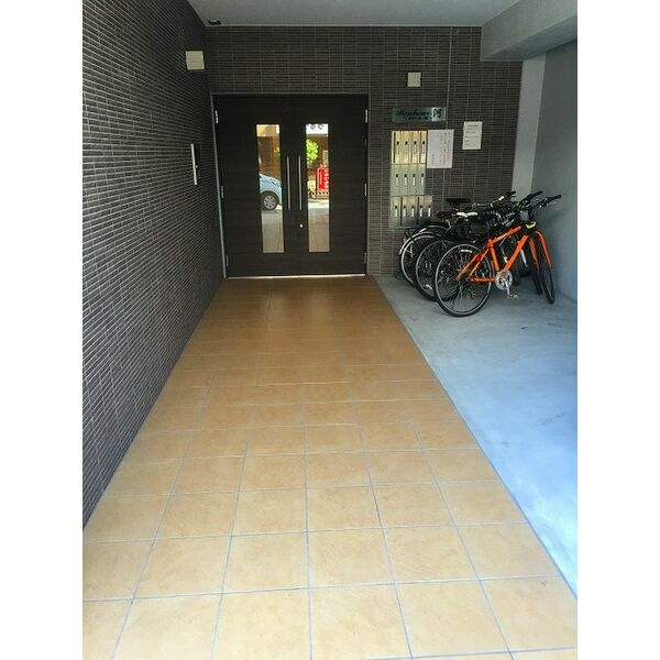 ボナール・河のエントランス