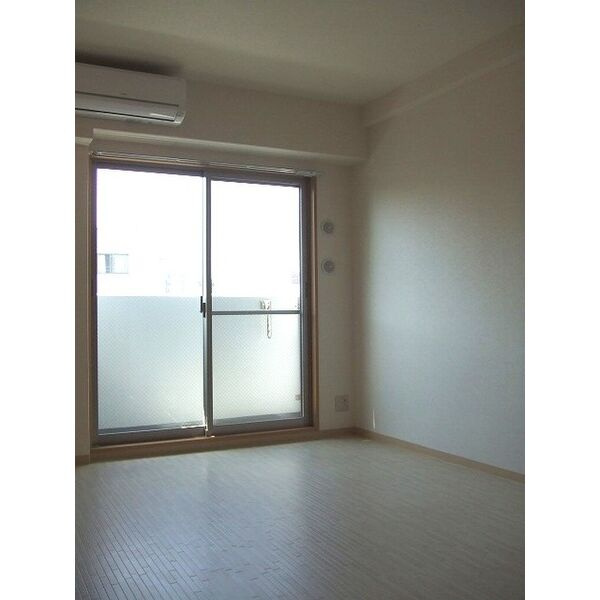 ボナール・河の居間・リビング