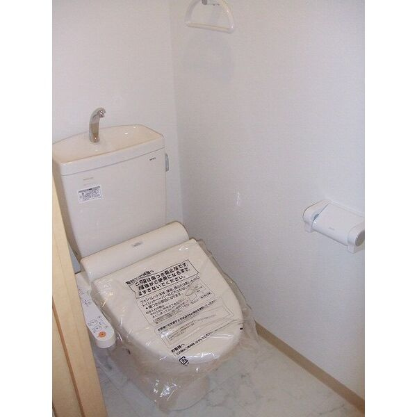 ボナール・河のトイレ