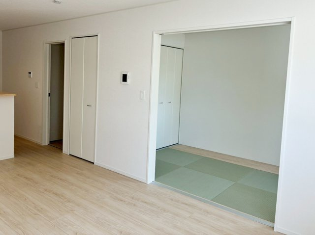 【和室】 | 沼津市大塚第15 新築建売分譲住宅 土地＋建物 TW06011 | 沼津市大塚2号棟　1F和室 ※令和8年4月3日撮影写真