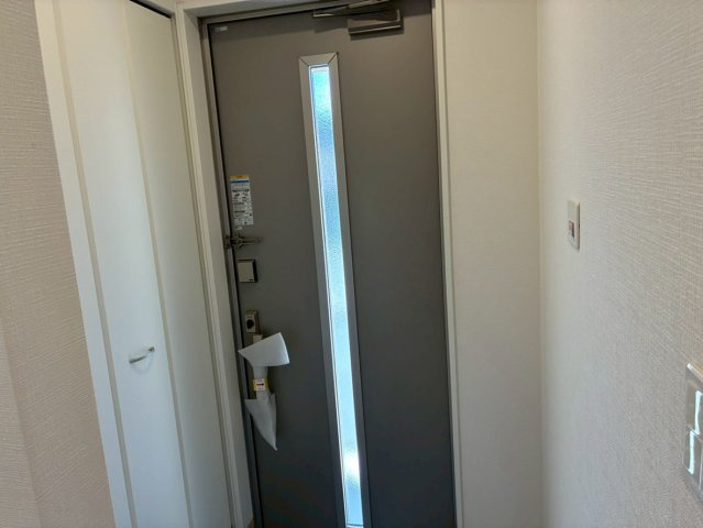 【玄関】 | 沼津市大塚第15 新築建売分譲住宅 土地＋建物 TW06011 | 沼津市大塚2号棟　玄関 ※令和8年4月3日撮影写真