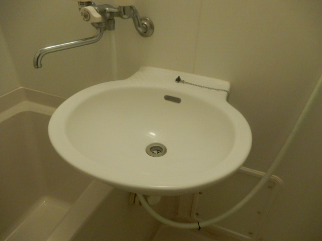 明石市大久保町大窪のアパートの洗面所