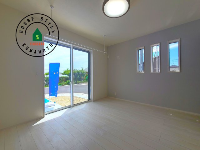 熊本市南区良町5丁目第1-4棟(1号棟)の内観：施工例|主寝室には収納力に優れたクローゼットがありますので、お部屋もすっきり片付きます。