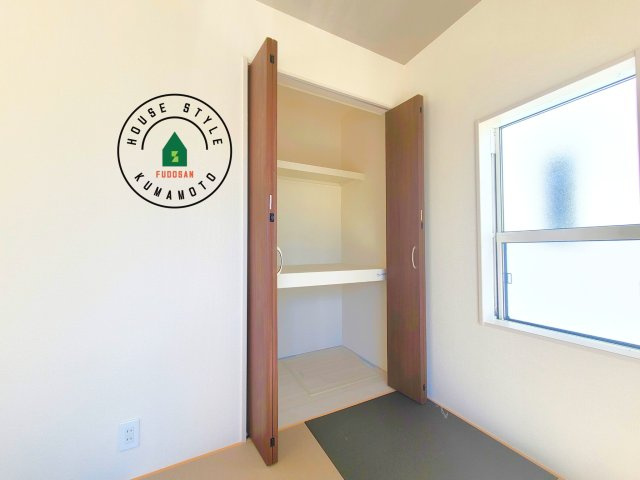 熊本市南区良町5丁目第1-4棟(1号棟)の内観：施工例|収納には困りません。