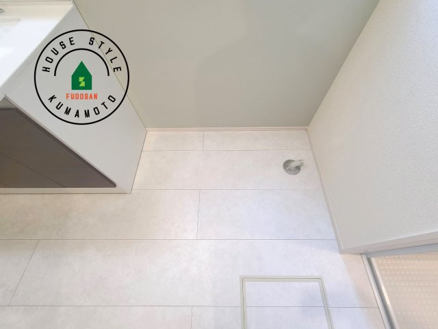 熊本市南区良町5丁目第1-4棟(1号棟)の内観：施工例|ランドリースペースとなります。広々して有効的にご使用できます。 