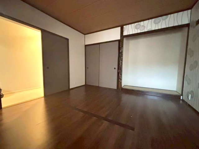 新檜尾台第四次住宅二二号棟の洋室