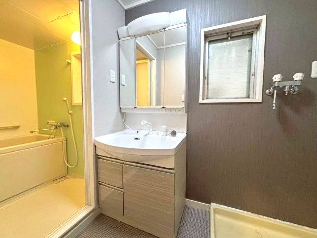 新檜尾台第四次住宅二二号棟の独立洗面台