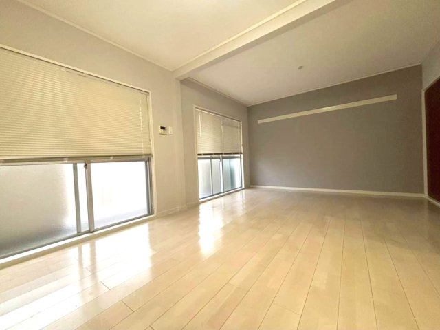 新檜尾台第四次住宅二二号棟の居間・リビング