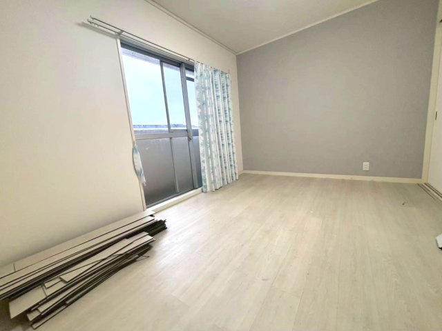 新檜尾台第四次住宅二二号棟の洋室