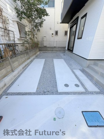 三郷市東町　新築戸建　全1棟の駐車場|カースペース1台分付き