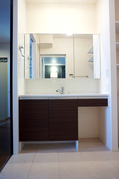 アヴァンセ松栄の洗面所|コンパクトで使いやすい洗面所