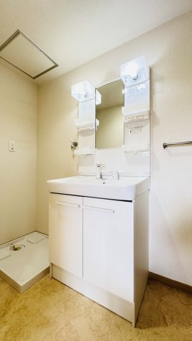 アンソレイエ祇園原の独立洗面台