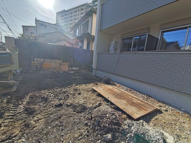 ナビール岸部（旧名称：SOLASIA RUFRA吹田岸部）の駐車場