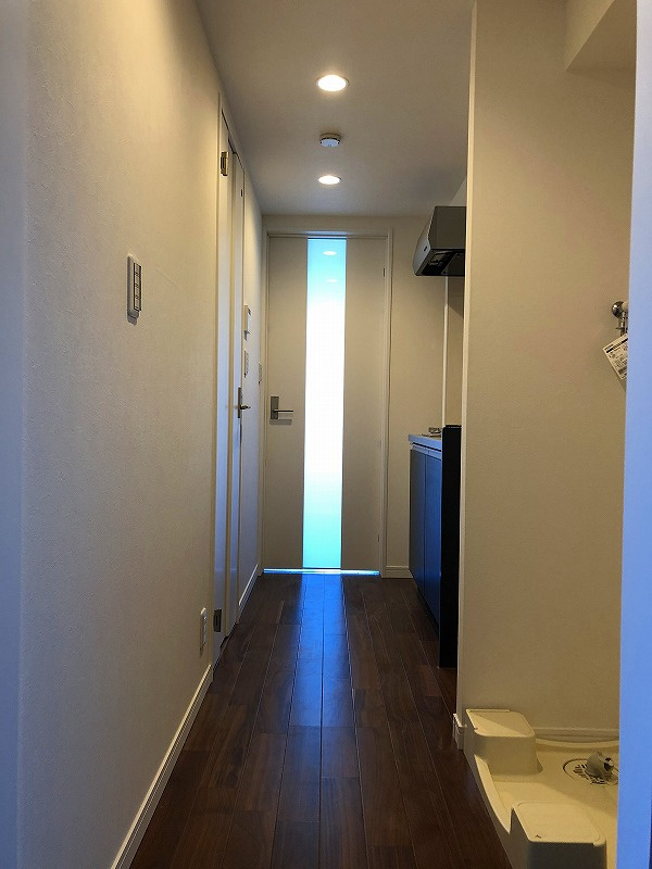 川崎市多摩区東三田２丁目のアパートの玄関