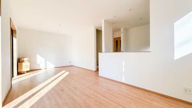 【居間・リビング】 | 横浜市戸塚区南舞岡4丁目 新築戸建 全1棟