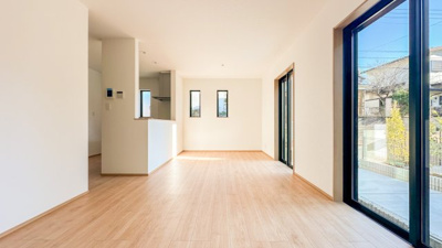 【居間・リビング】 | 横浜市戸塚区南舞岡4丁目 新築戸建 全1棟